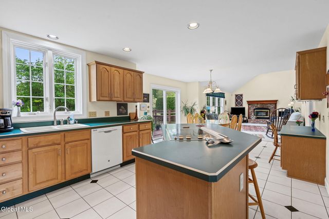 2501 Angelina Drive, Niskayuna, NY 12309