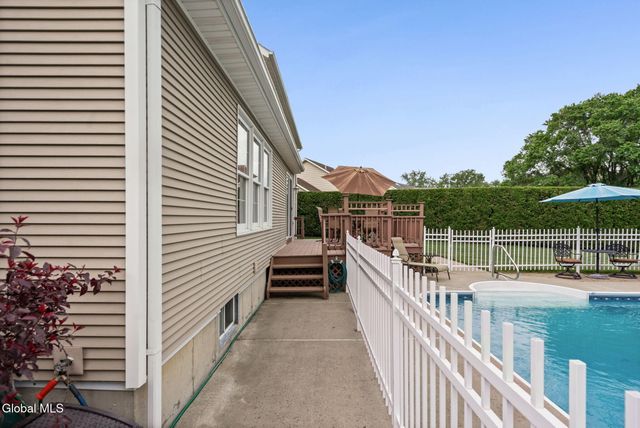 2501 Angelina Drive, Niskayuna, NY 12309