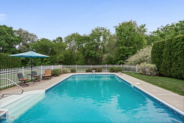 2501 Angelina Drive, Niskayuna, NY 12309