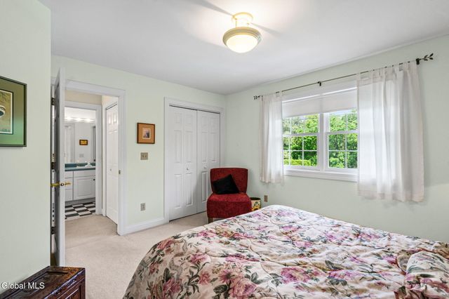 2501 Angelina Drive, Niskayuna, NY 12309