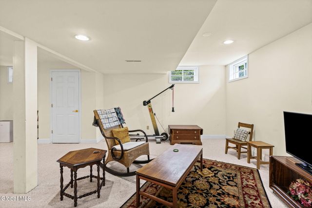 2501 Angelina Drive, Niskayuna, NY 12309