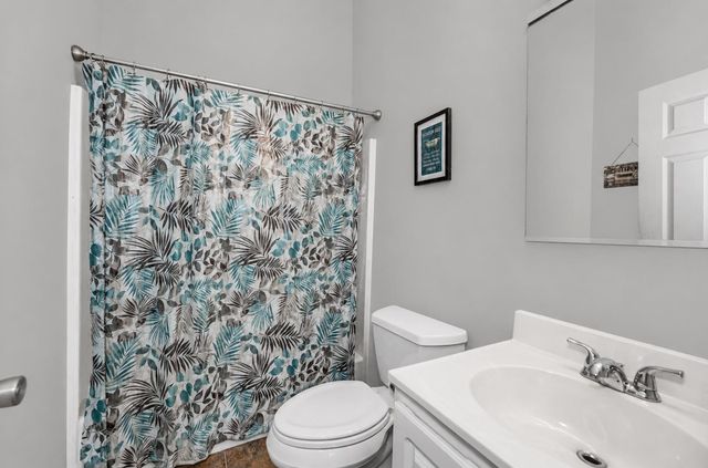555 Calef Rd Apt 11, Manchester, NH 03103