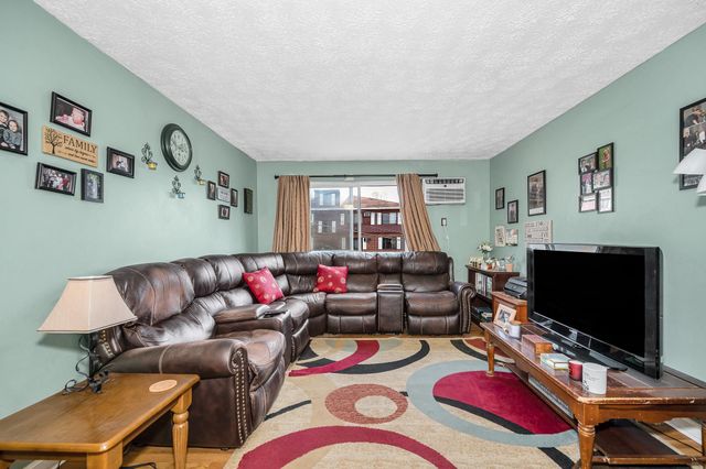 555 Calef Rd Apt 11, Manchester, NH 03103