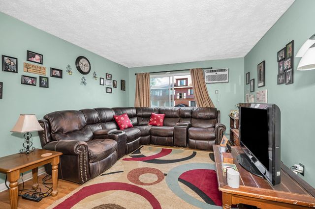555 Calef Rd Apt 11, Manchester, NH 03103