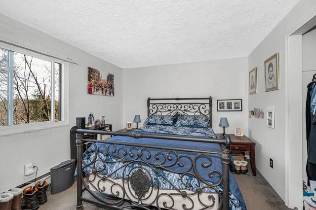 555 Calef Rd Apt 11, Manchester, NH 03103