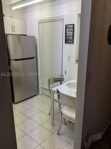 233 NE 14th Ave 205, Hallandale Beach, FL 33009
