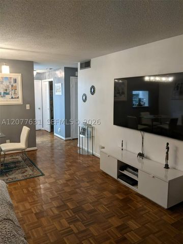 233 NE 14th Ave 205, Hallandale Beach, FL 33009