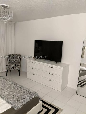 233 NE 14th Ave 205, Hallandale Beach, FL 33009