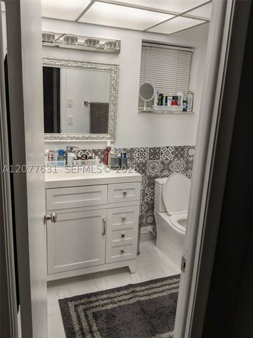 233 NE 14th Ave 205, Hallandale Beach, FL 33009