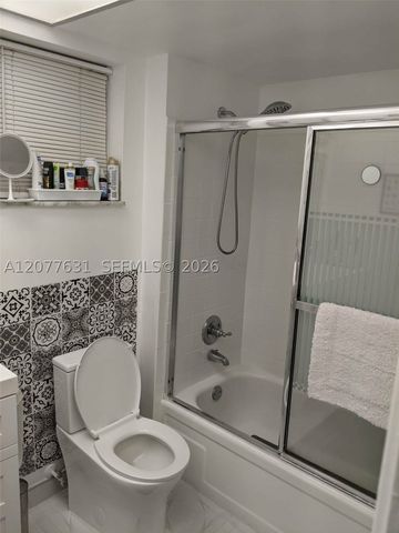 233 NE 14th Ave 205, Hallandale Beach, FL 33009
