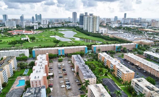 233 NE 14th Ave 205, Hallandale Beach, FL 33009