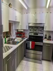 233 NE 14th Ave 205, Hallandale Beach, FL 33009