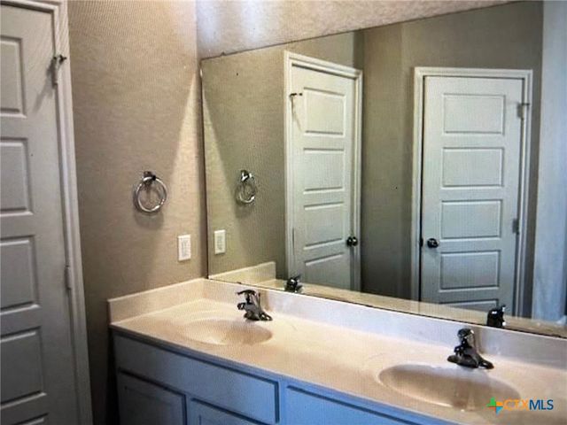 1109 Elm Fall, Seguin, TX 78155