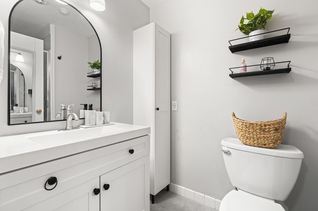 77 Adams 101, Quincy, MA 02169