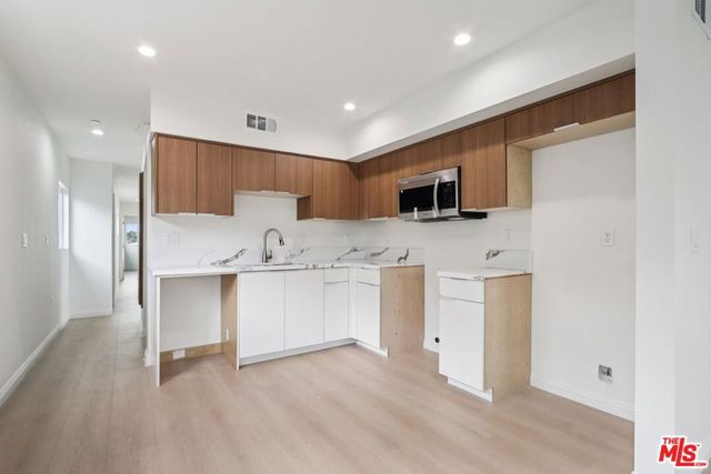 1675 E 111th Street, Los Angeles, CA 90059