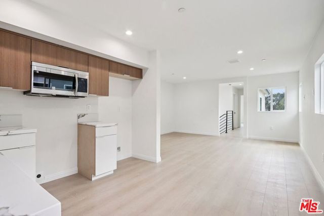 1675 E 111th Street, Los Angeles, CA 90059