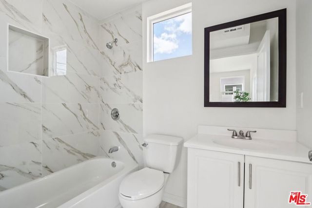 1675 E 111th Street, Los Angeles, CA 90059