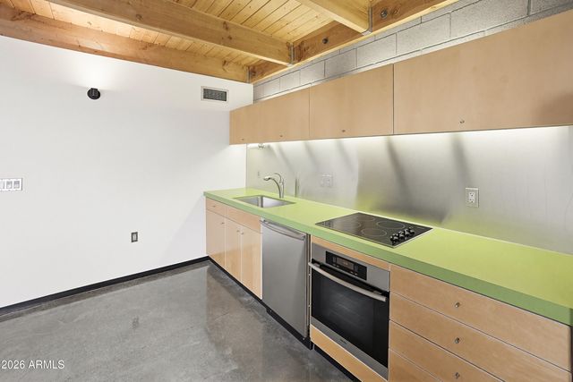 727 E PORTLAND Street 35, Phoenix, AZ 85006