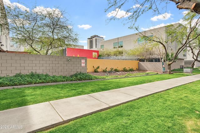 727 E PORTLAND Street 35, Phoenix, AZ 85006