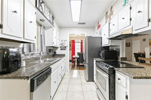 4735 Emerald E Drive, Mobile, AL 36619