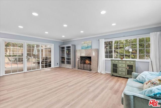 4635 Esparto Street, Woodland Hills, CA 91364