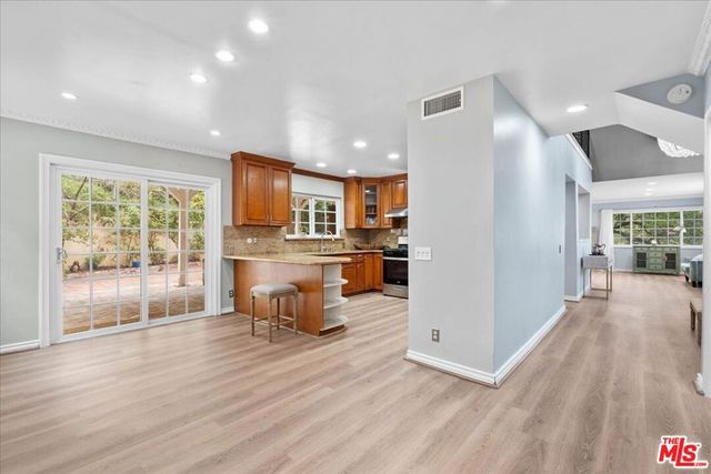4635 Esparto Street, Woodland Hills, CA 91364