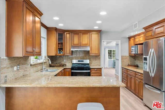 4635 Esparto Street, Woodland Hills, CA 91364