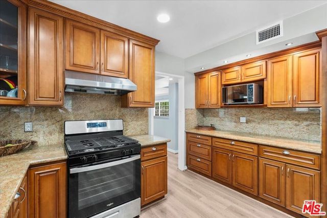 4635 Esparto Street, Woodland Hills, CA 91364