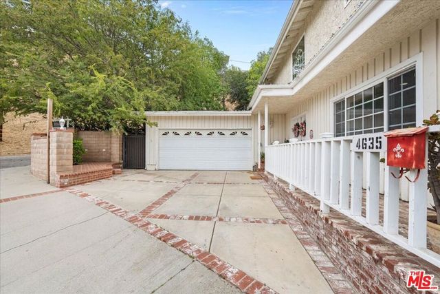 4635 Esparto Street, Woodland Hills, CA 91364