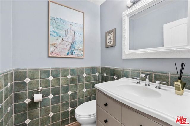 4635 Esparto Street, Woodland Hills, CA 91364