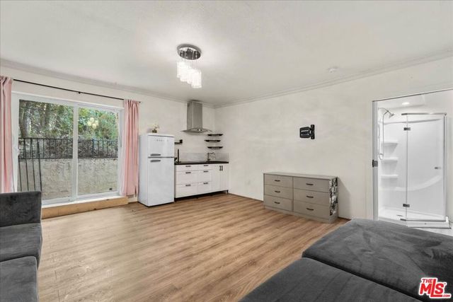 4635 Esparto Street, Woodland Hills, CA 91364