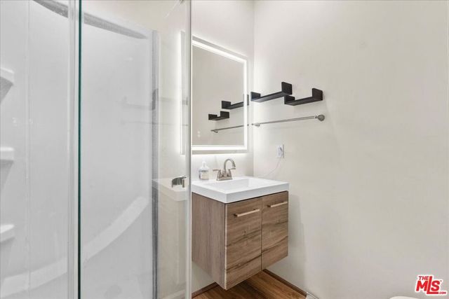 4635 Esparto Street, Woodland Hills, CA 91364
