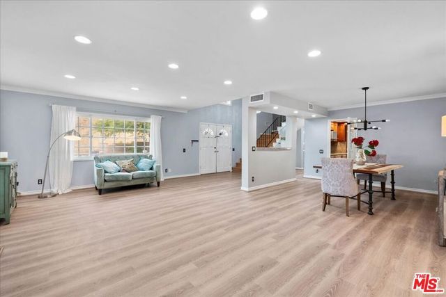 4635 Esparto Street, Woodland Hills, CA 91364