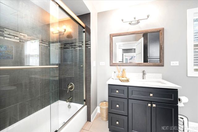 910 S 4th Street, St. Charles, IL 60174