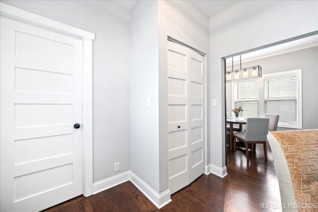 910 S 4th Street, St. Charles, IL 60174
