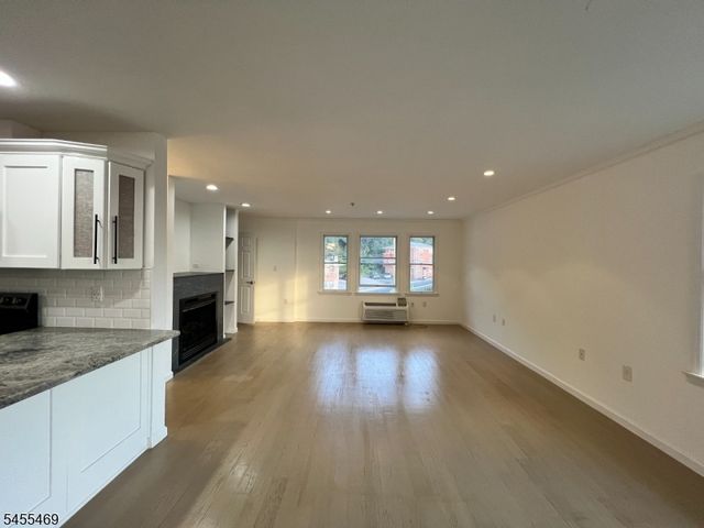 614 Fairview Ave, Fairview Boro, NJ 07022