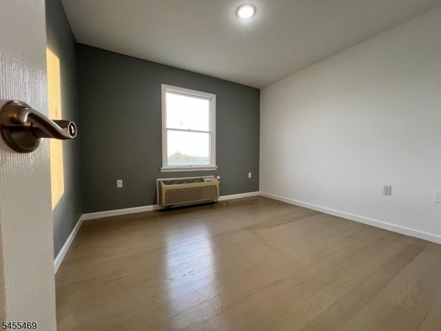 614 Fairview Ave, Fairview Boro, NJ 07022