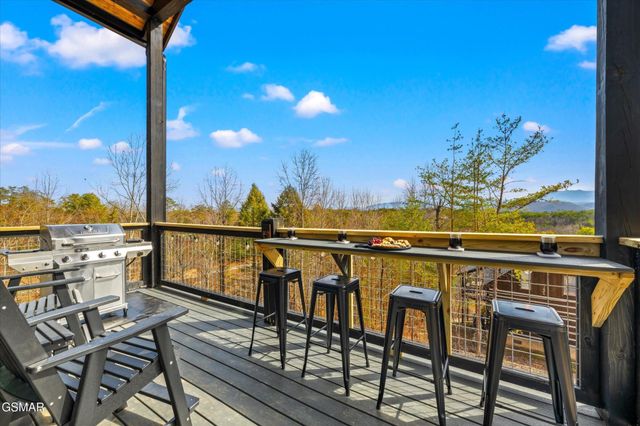 1518 Bear Valley Road, Sevierville, TN 37876