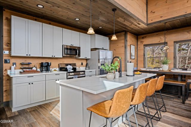1518 Bear Valley Road, Sevierville, TN 37876