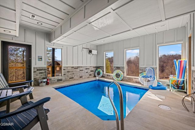 1518 Bear Valley Road, Sevierville, TN 37876