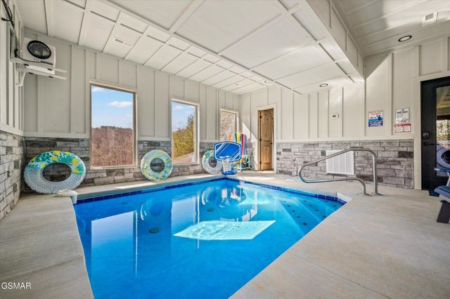 1518 Bear Valley Road, Sevierville, TN 37876