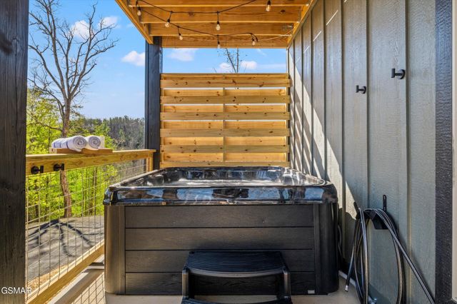 1518 Bear Valley Road, Sevierville, TN 37876