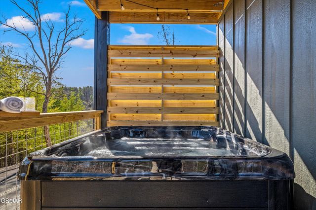 1518 Bear Valley Road, Sevierville, TN 37876