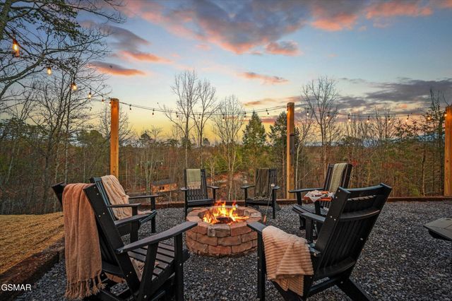 1518 Bear Valley Road, Sevierville, TN 37876