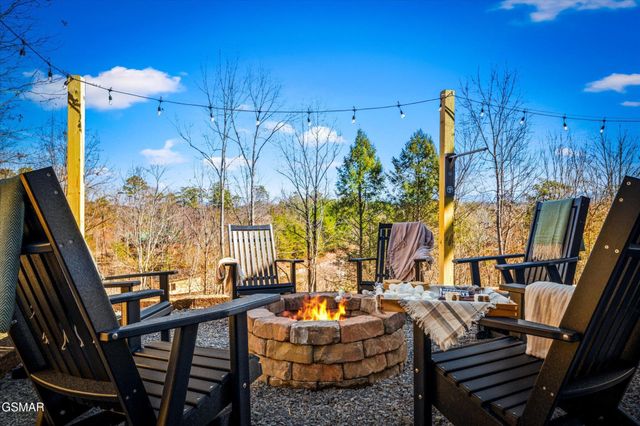 1518 Bear Valley Road, Sevierville, TN 37876