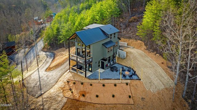 1518 Bear Valley Road, Sevierville, TN 37876