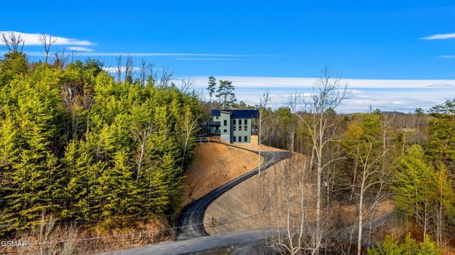 1518 Bear Valley Road, Sevierville, TN 37876