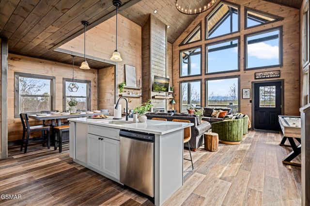 1518 Bear Valley Road, Sevierville, TN 37876