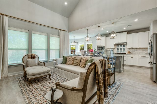 639 Bindseil, Schertz, TX 78154