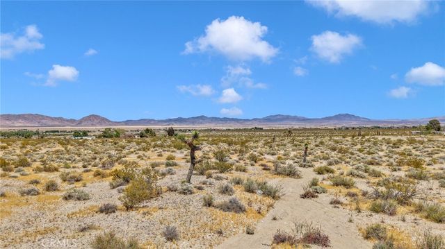 4501725 Crystal Creek, Lucerne Valley, CA 92356